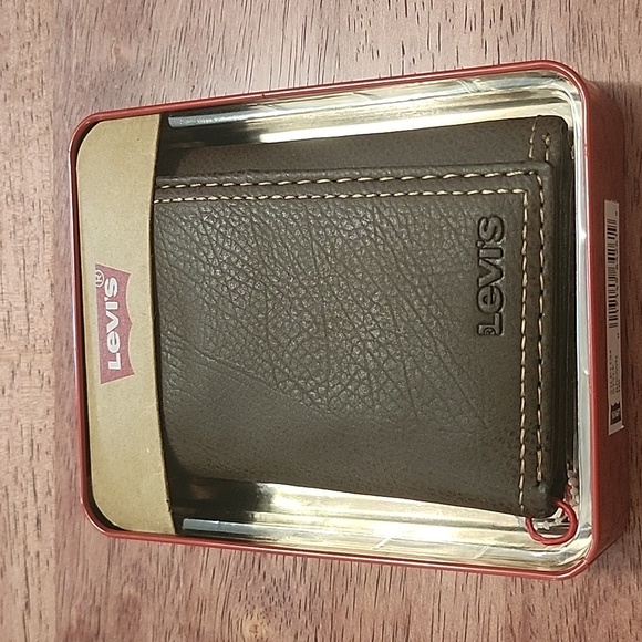 Levi's Other - Mens Levi's Leather Wallet